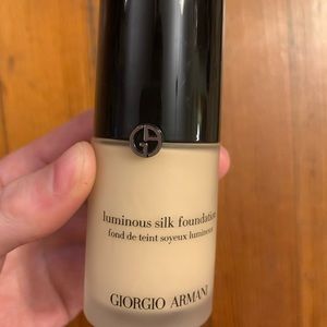 Giorgio Armani Luminous Silk Foundation